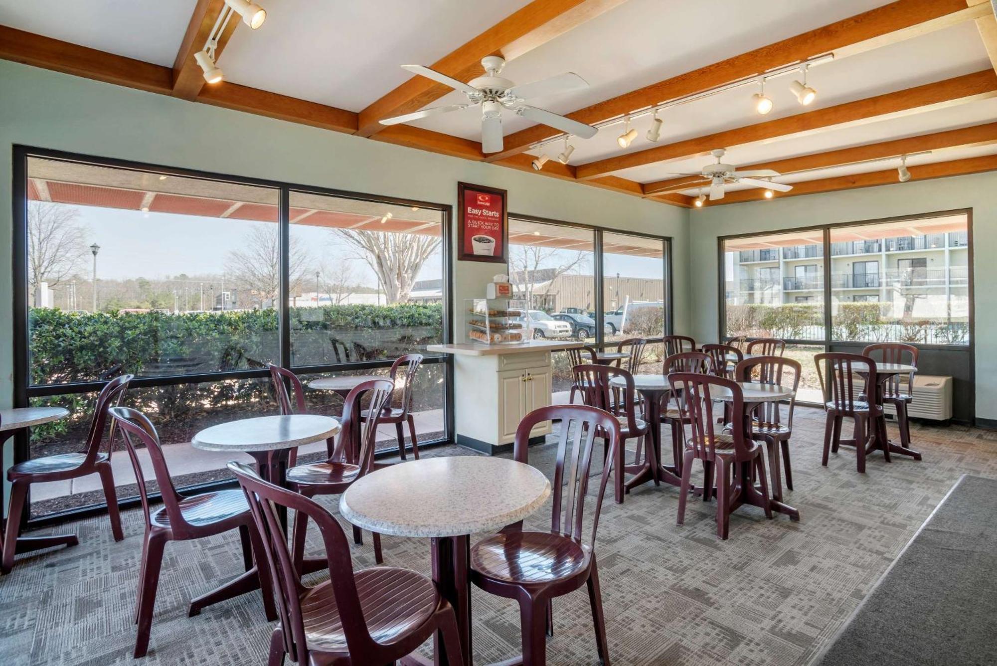 Econo Lodge Inn & Suites Rehoboth Beach Εξωτερικό φωτογραφία